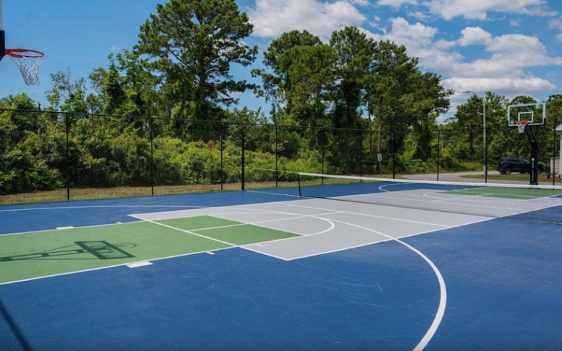 basketball court dog park fitness center pool putting green